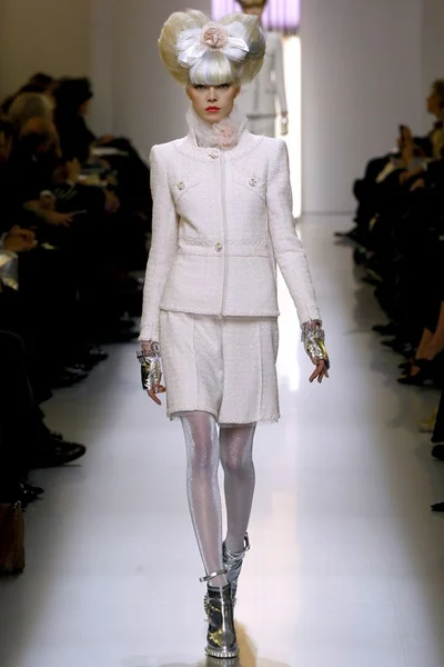 Look 3